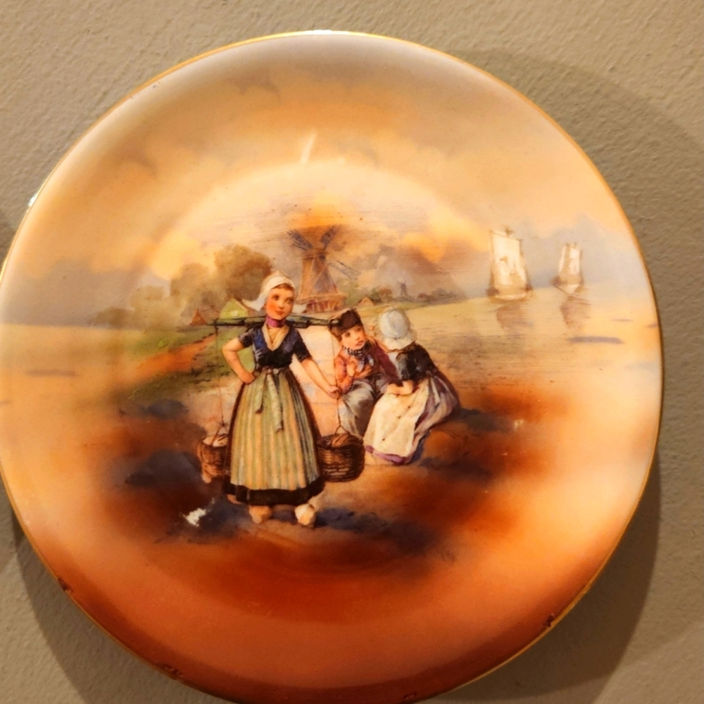 Vintage Royal Bayreuth Bavaria Pastoral Scene. #24